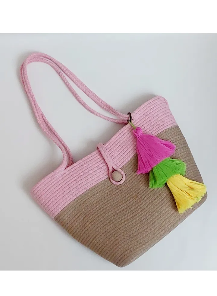 Shoulder beach bag with tassel pink and beige