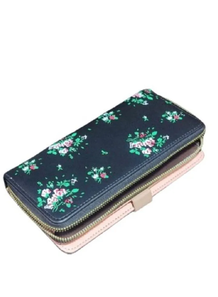 Chic women's leather wallet