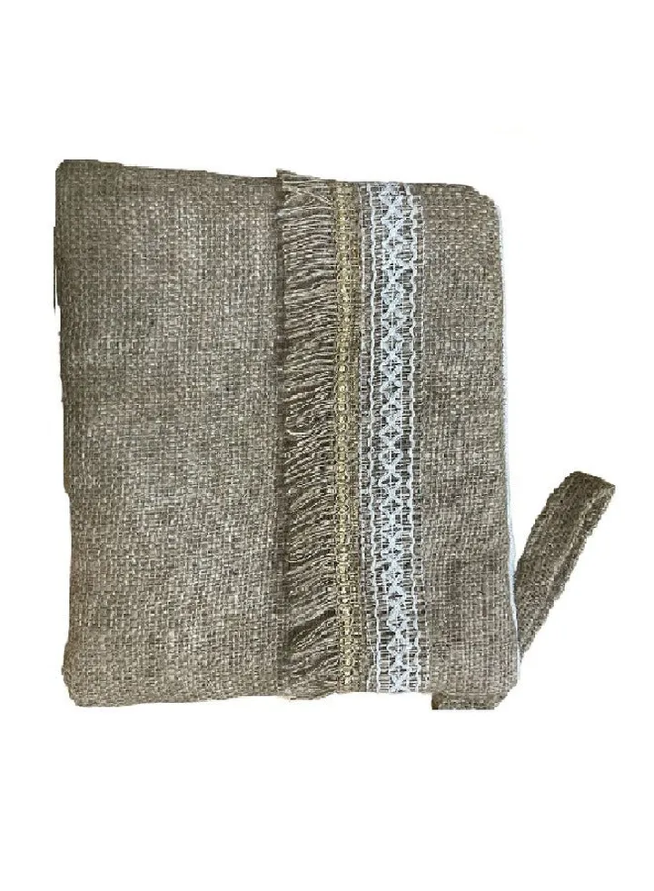 Beach bags are women's bags inspired by the sea, characterized by simple designs and bright colors.
