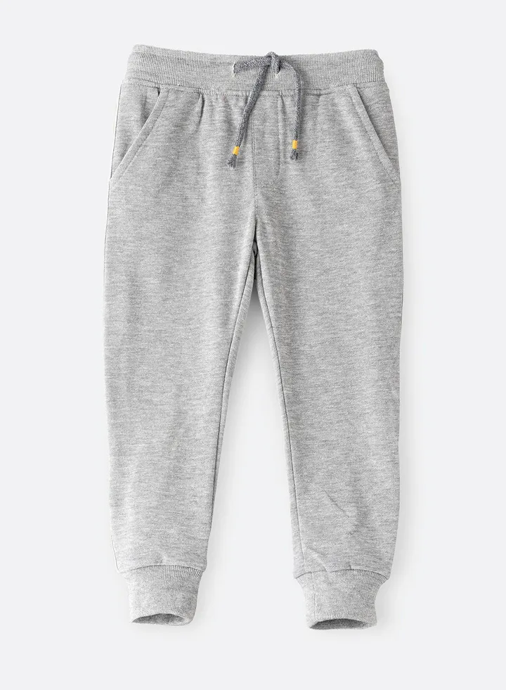Knitted jogger with stripes at side seam