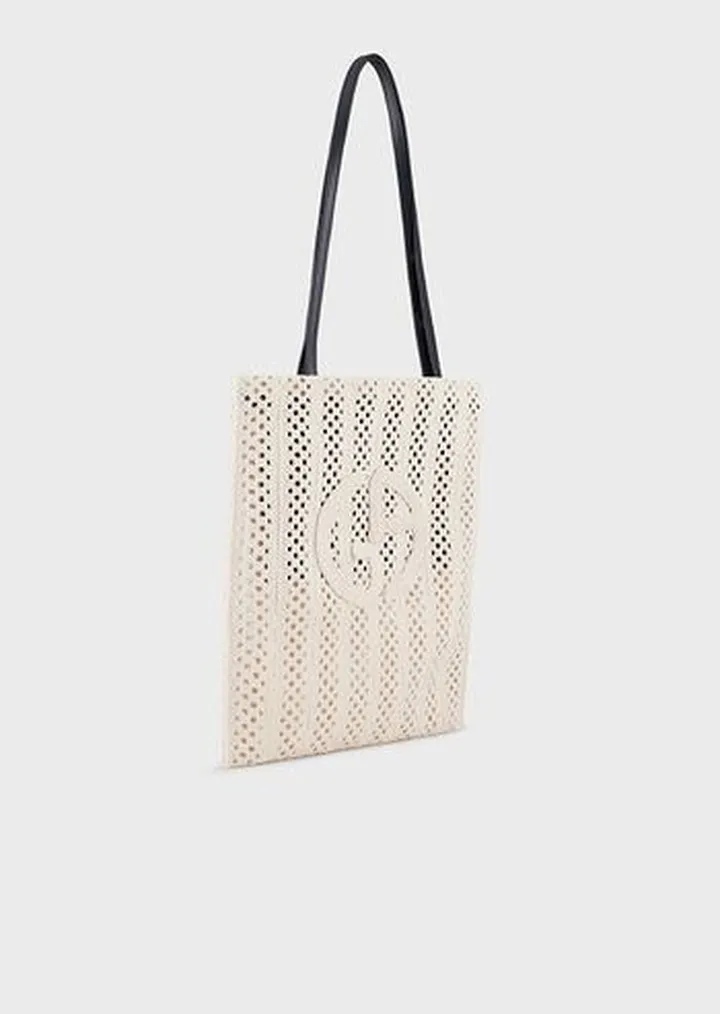 Shopping bag in woven macramé