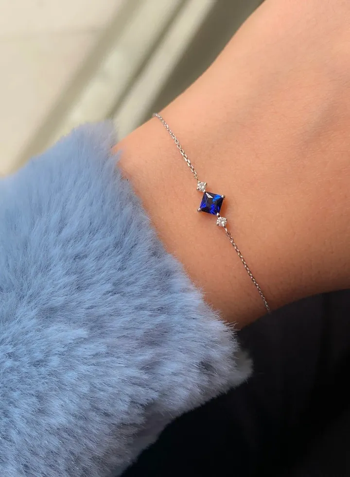 Blue sapphire stone bracelet - Silver