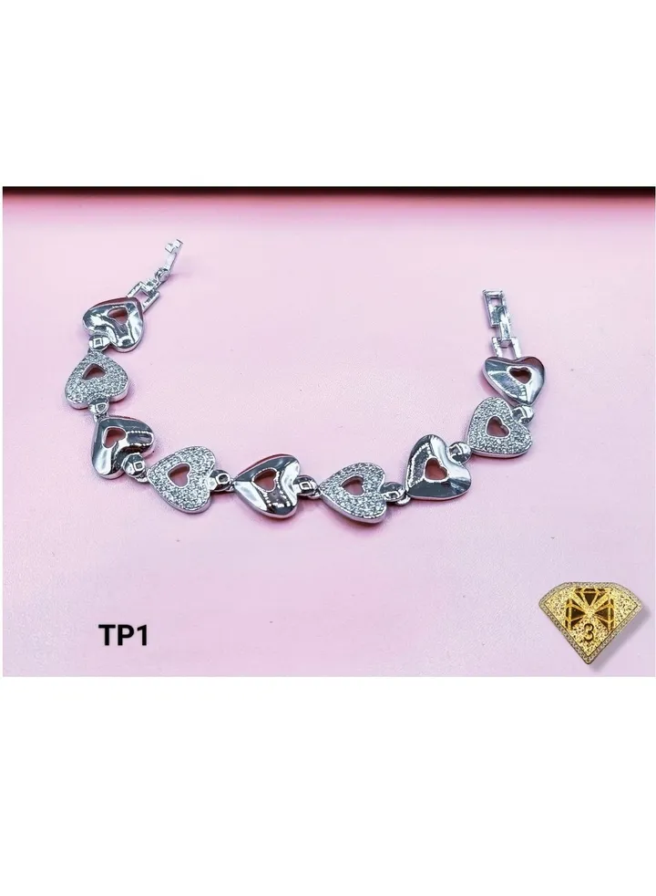3Diamonds Braclate Plutinum Plated ONe Size
