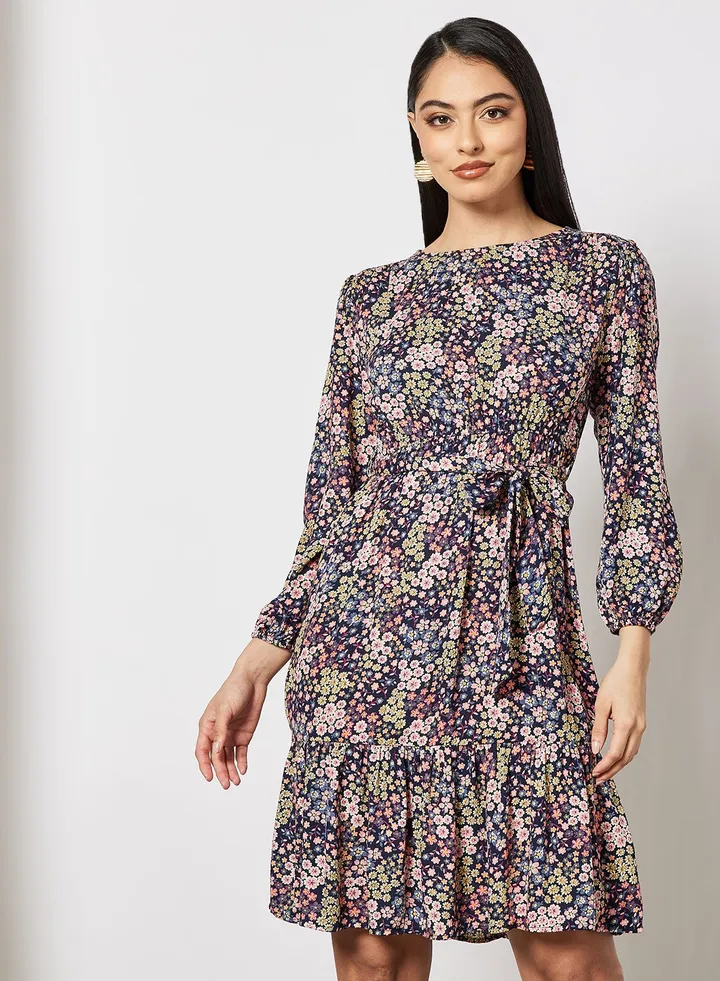 Casual Stylish Long Sleeves Tiered Dress Printed With Round Neck And A Belt Black