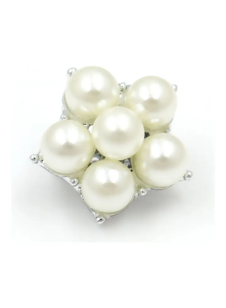 Fashionable Flower Brooch