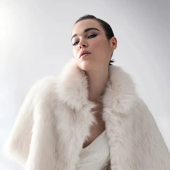 Unreal Fur Nord Cape - White