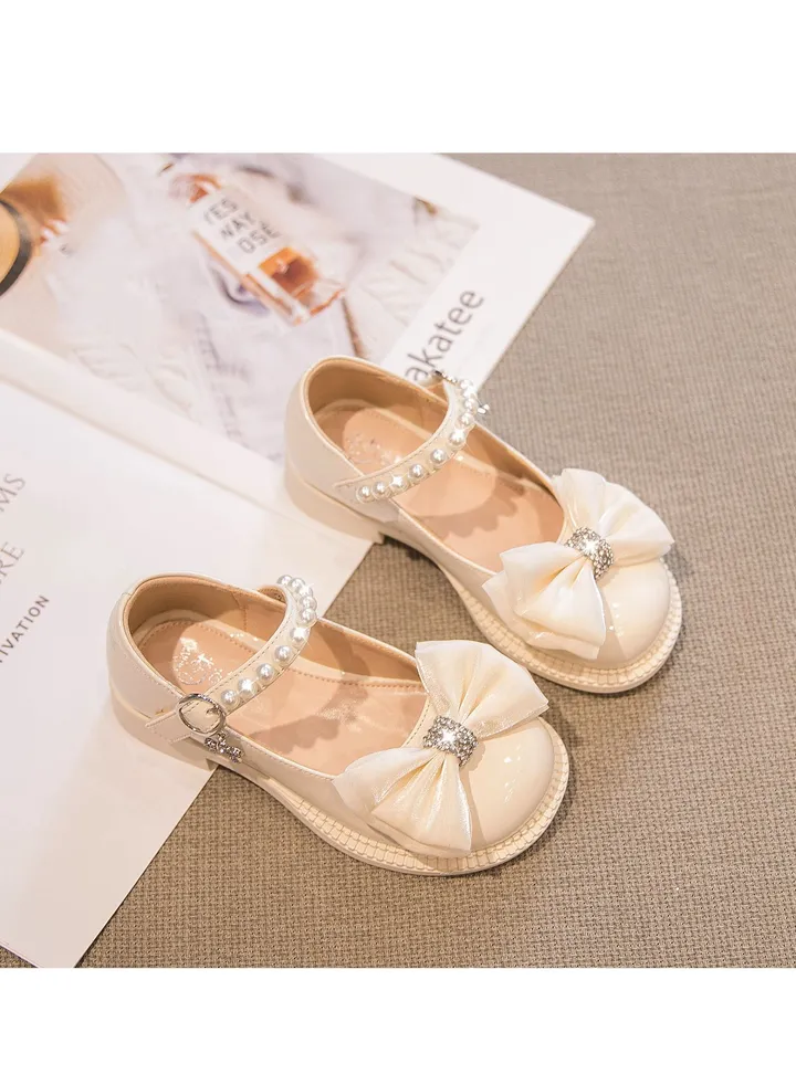 New girls' leather shoes embroidered with a bow