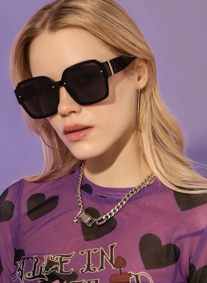 Elegant And Modern Women’s Sunglasses With Black Frame And Black Lenses