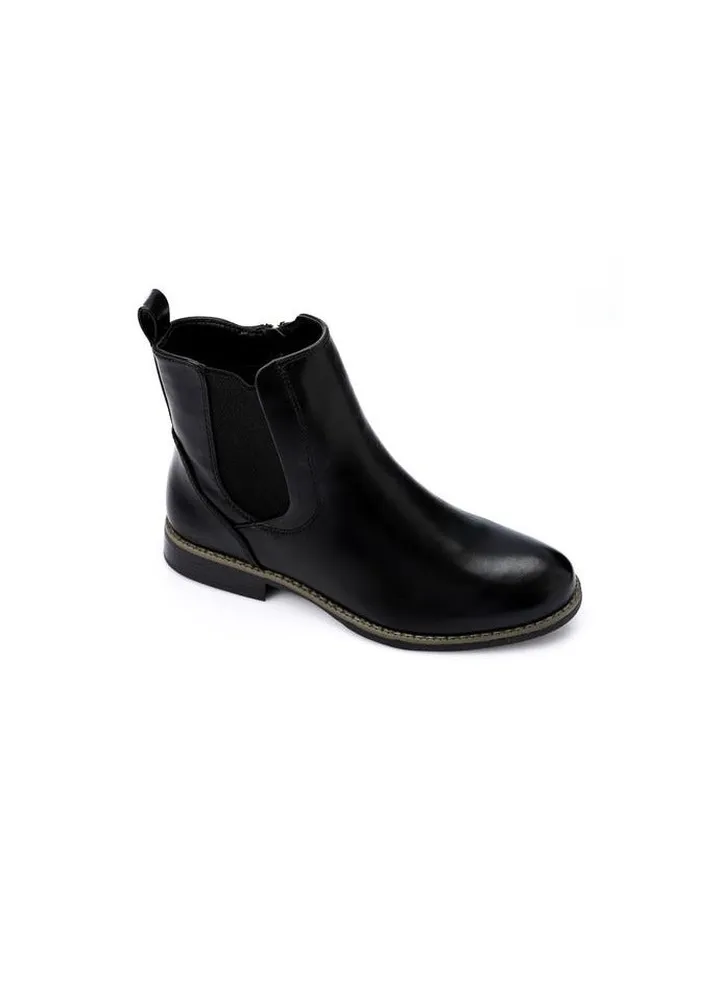 Women's basic Chelsea boots