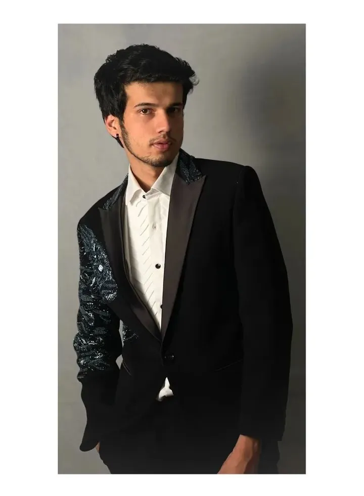 Happy Goel Fashion Desiner Men's Embroidiery suit