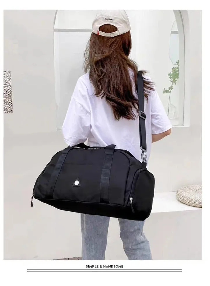 Gym bag, with shoe pocket, this bag is suitable for sports, travel, swimming, yoga, walking, camping