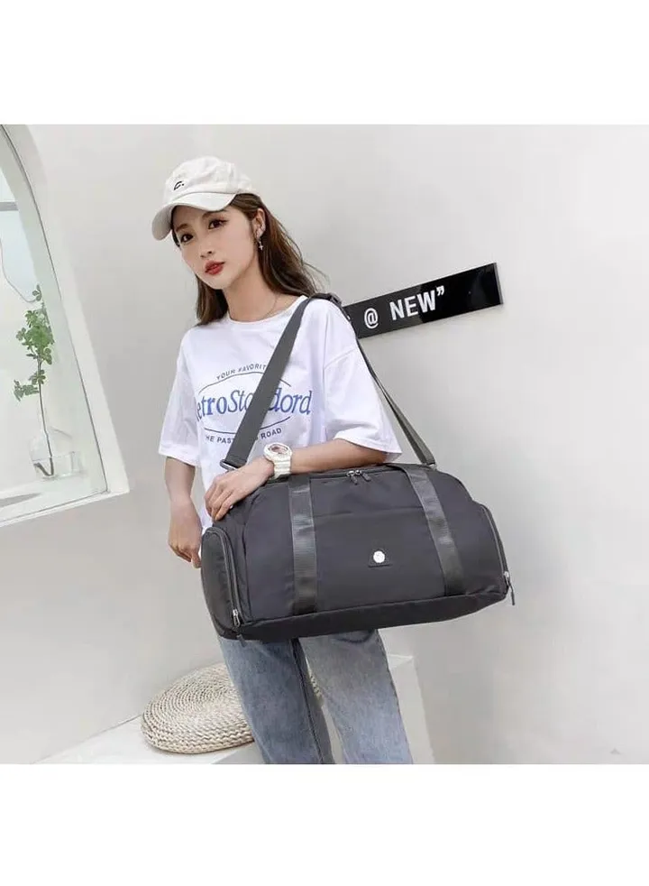 Gym bag, with shoe pocket, this bag is suitable for sports, travel, swimming, yoga, walking, camping