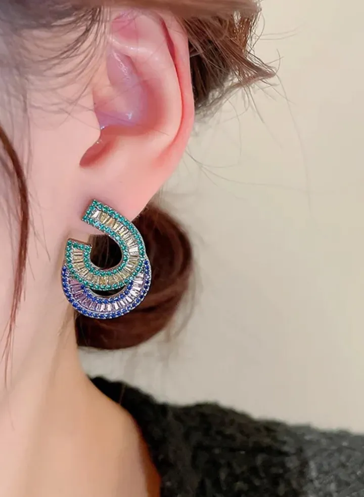 Elegant & Trendy Hoop Earrings For Women
