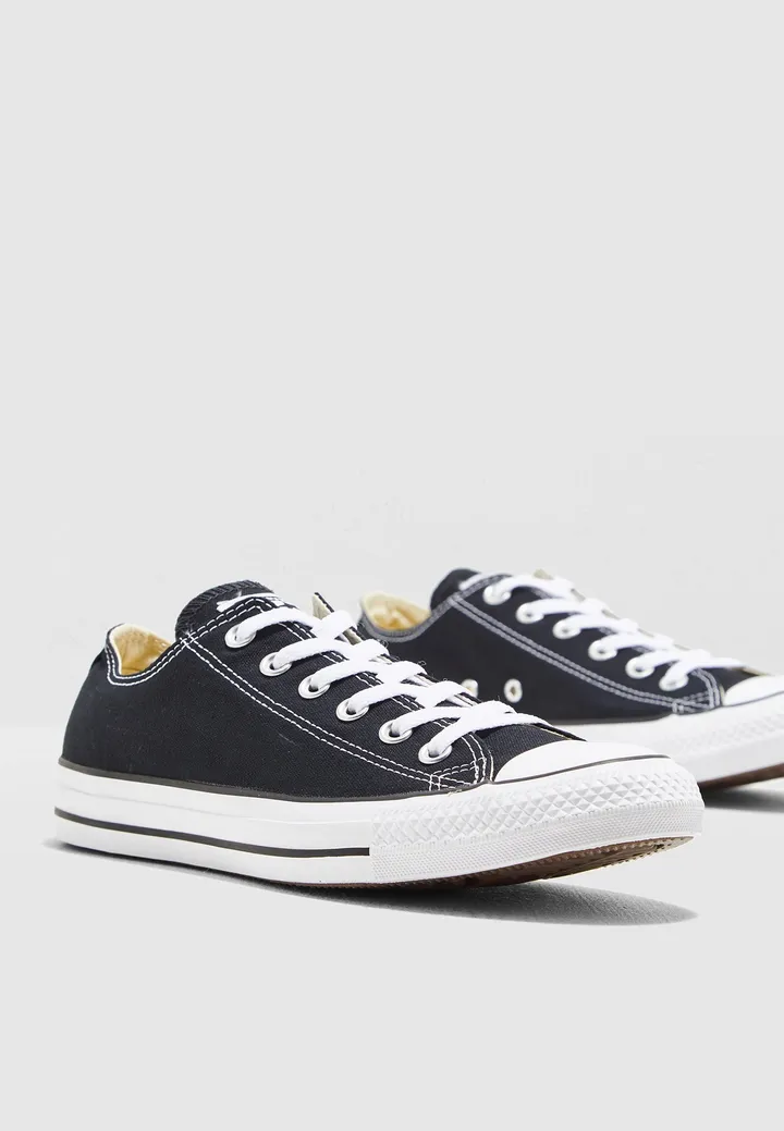 Chuck Taylor All Star Low Top Sneakers Black