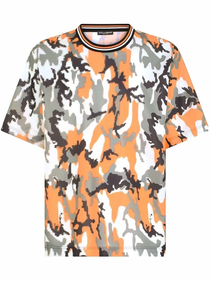 camouflage-print T-shirt