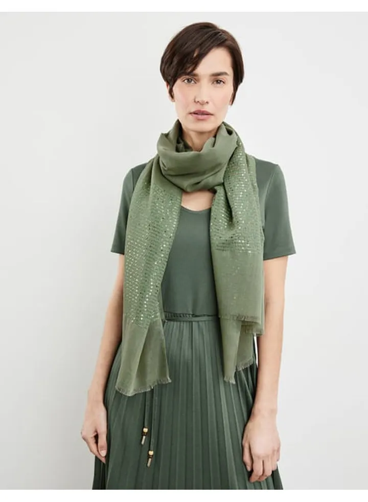Scarf with glitter decoration