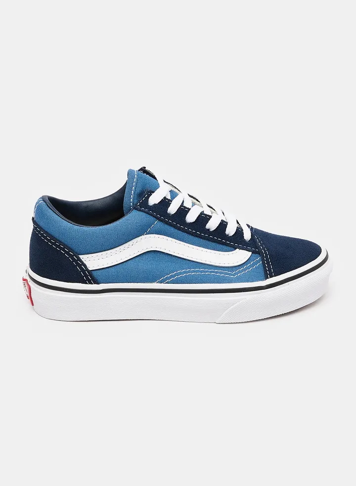 Low Top Sneaker