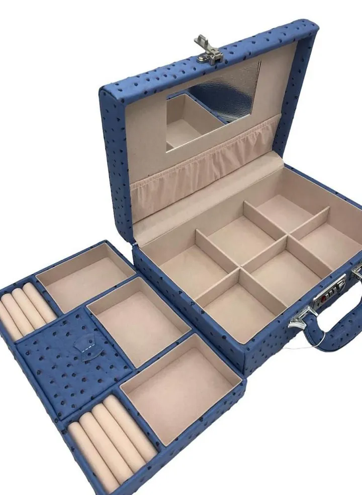 Jewelry and accessories organizer