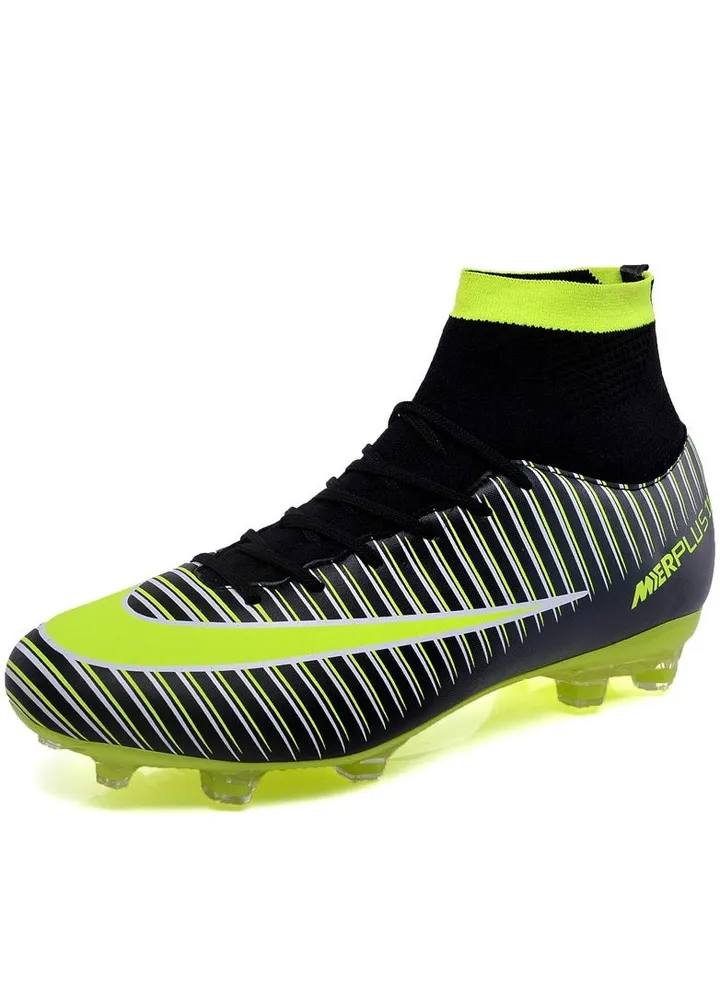 New Comfortable Football Shoes for Men And Women