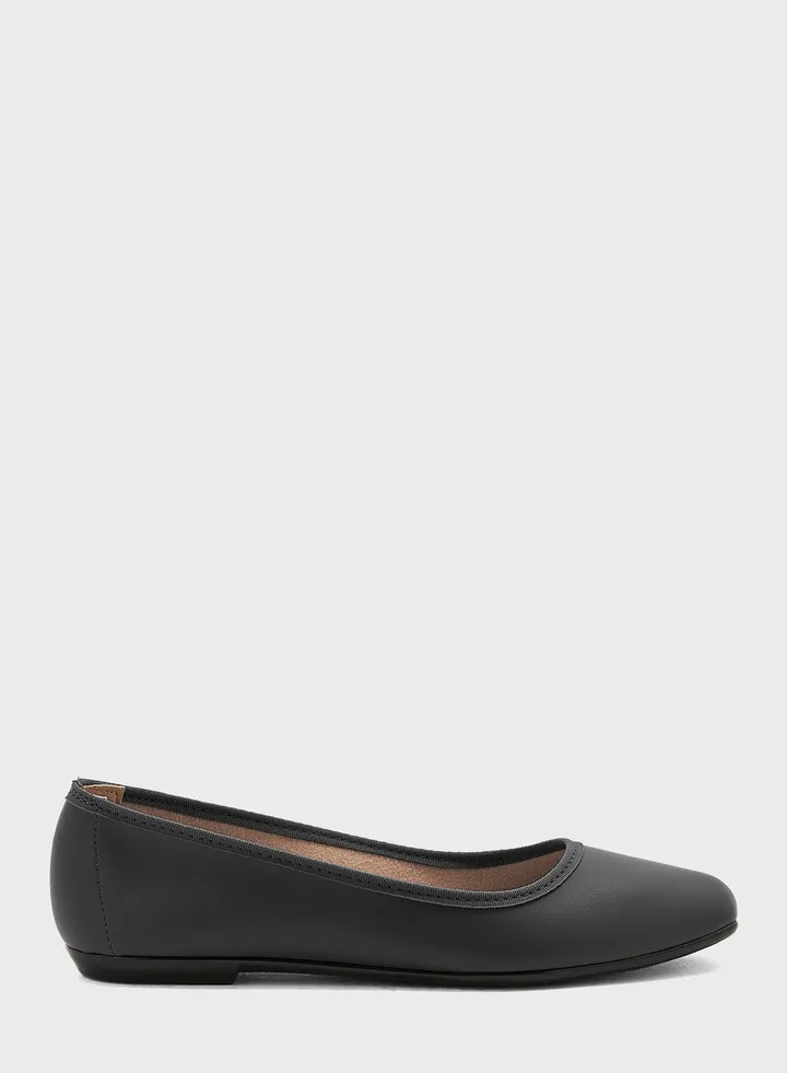 Miracle Close Toe Ballerinas