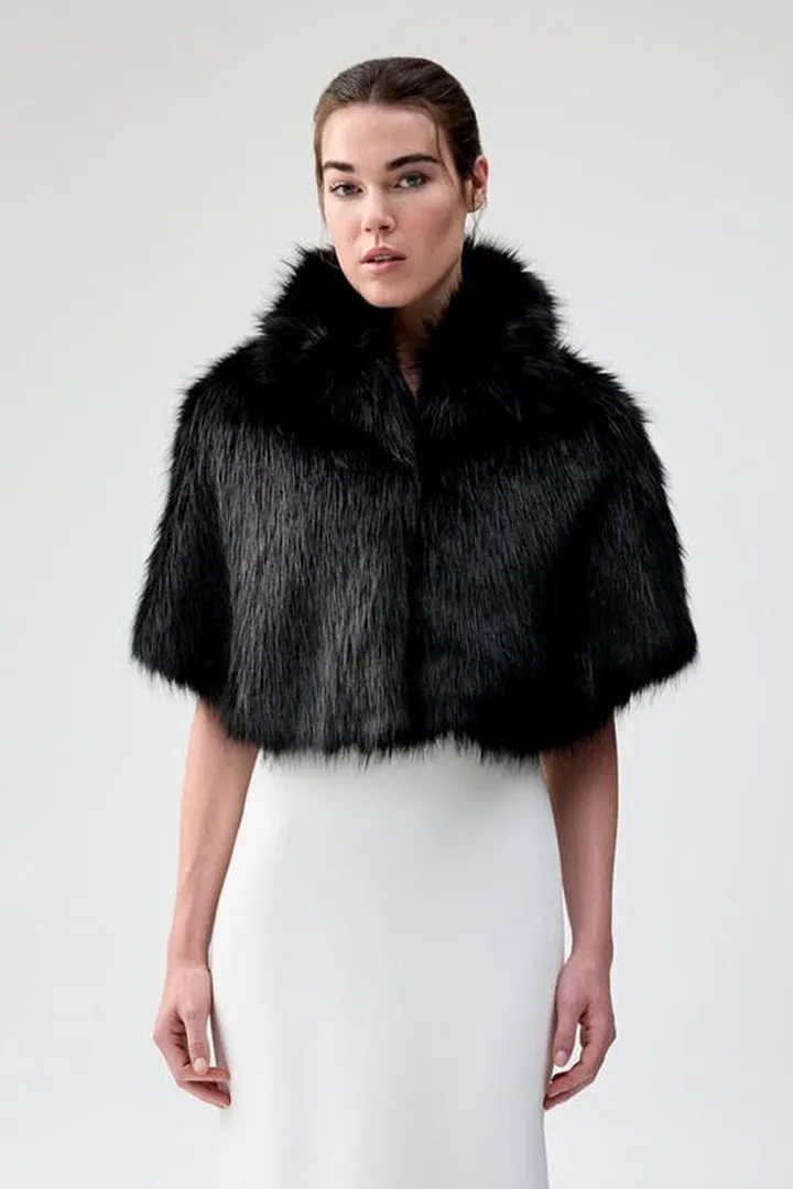 Unreal Fur Nord Cape - Black
