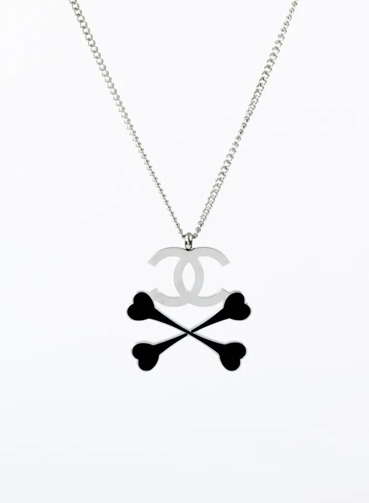 Stainless Steel necklace with Pirate sign pendant