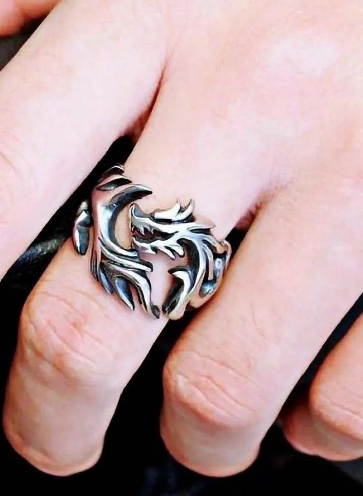 Elegant And Modern Ring For Men One Size