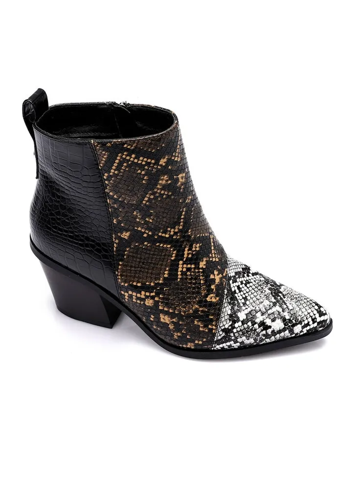 Women's multi material pointed toe ankle boots