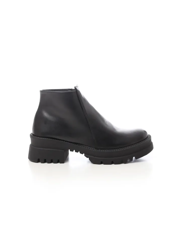 Side Zipper Leather Ankle Boots Black
