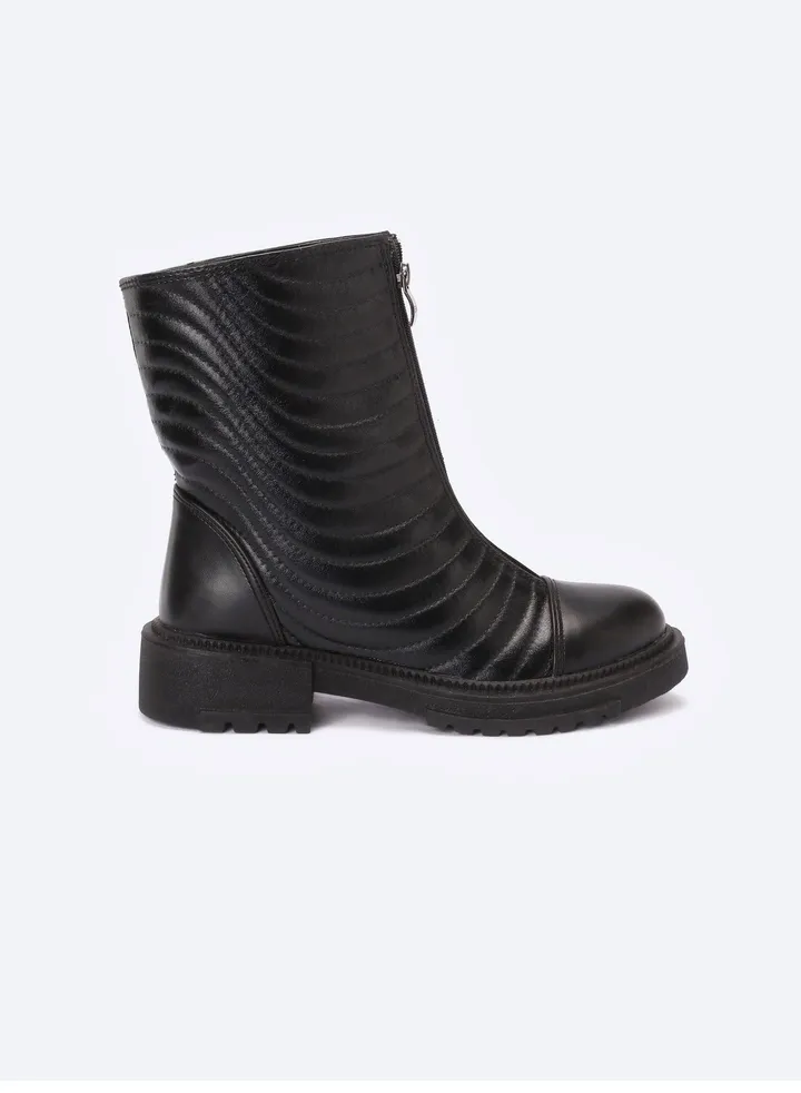 Boot Made Of Leather With A Zipper Closure