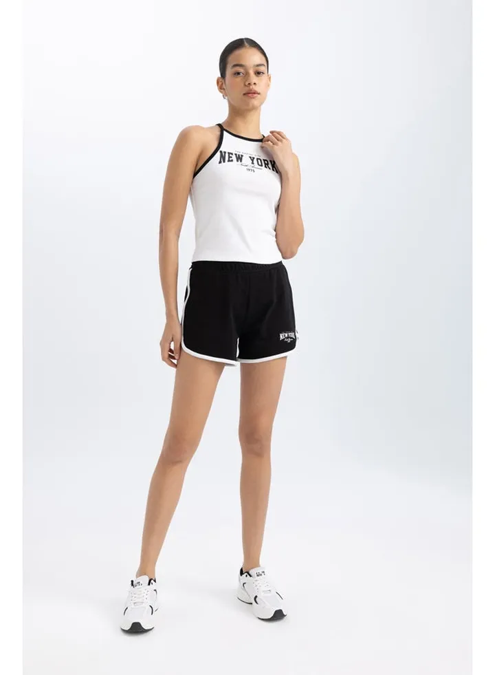 Woman Knitted Shorts