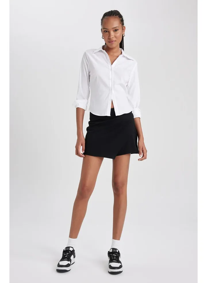 Woman Regular Fit Woven Shorts