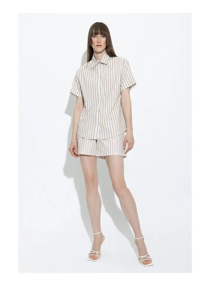 Woman Woven Short