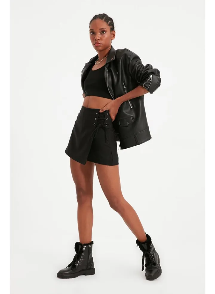 Black Lace and Eyelet Detail Woven Shorts Skirt TWOAW21SR0038.