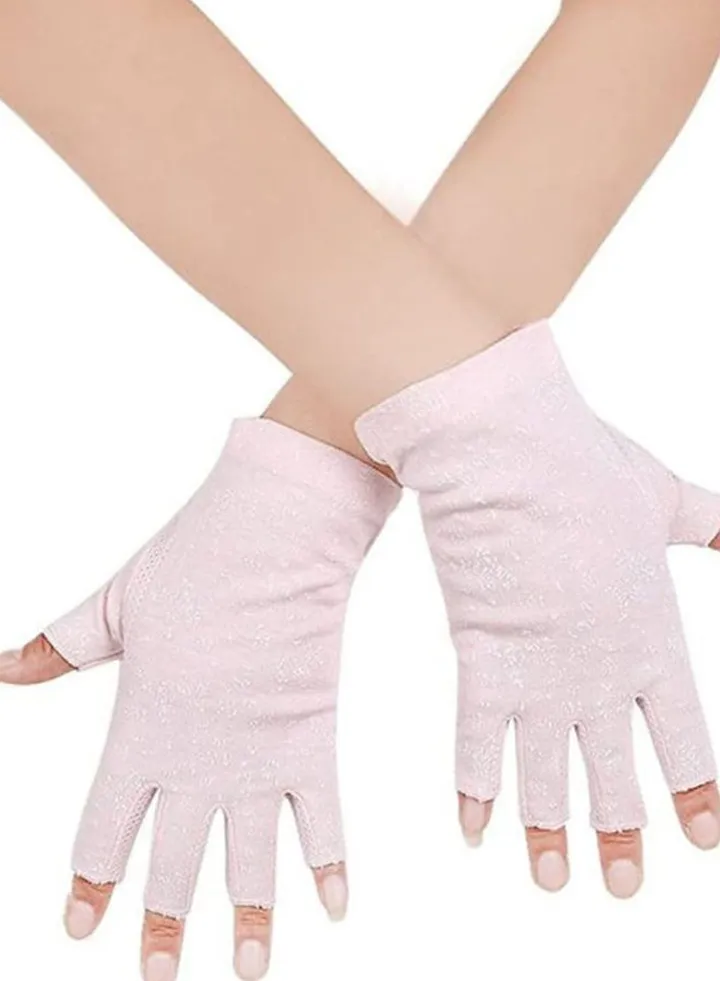 Pair Of Dotted Casual Gloves Pink