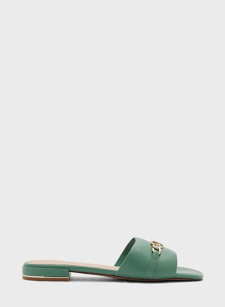 Emina Flat Sandals