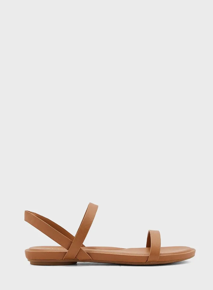 Pomawin Flat Sandals