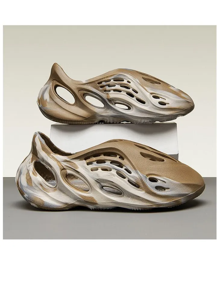 New Beach Shoes Camouflage Stomping Feeling Soft Sole Sandals