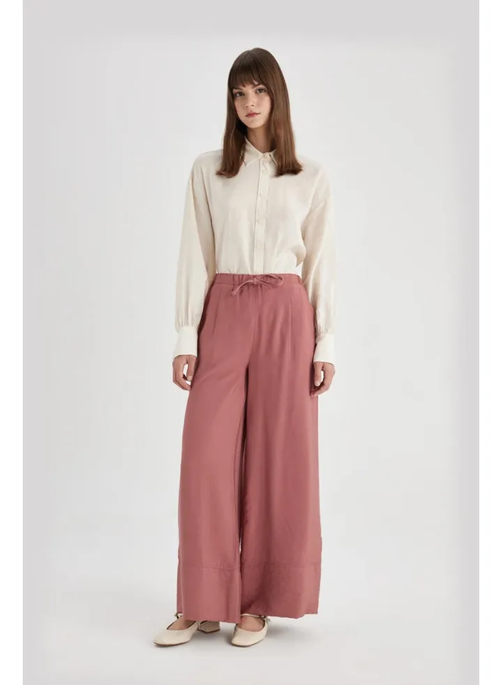 Woman Wide Leg Woven Trousers