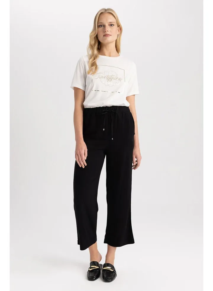 Woman Wide Leg Woven Trousers