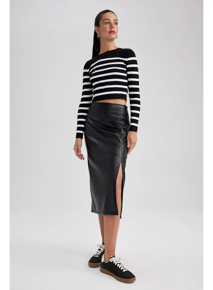 Woman Knitted Pencil Skirt