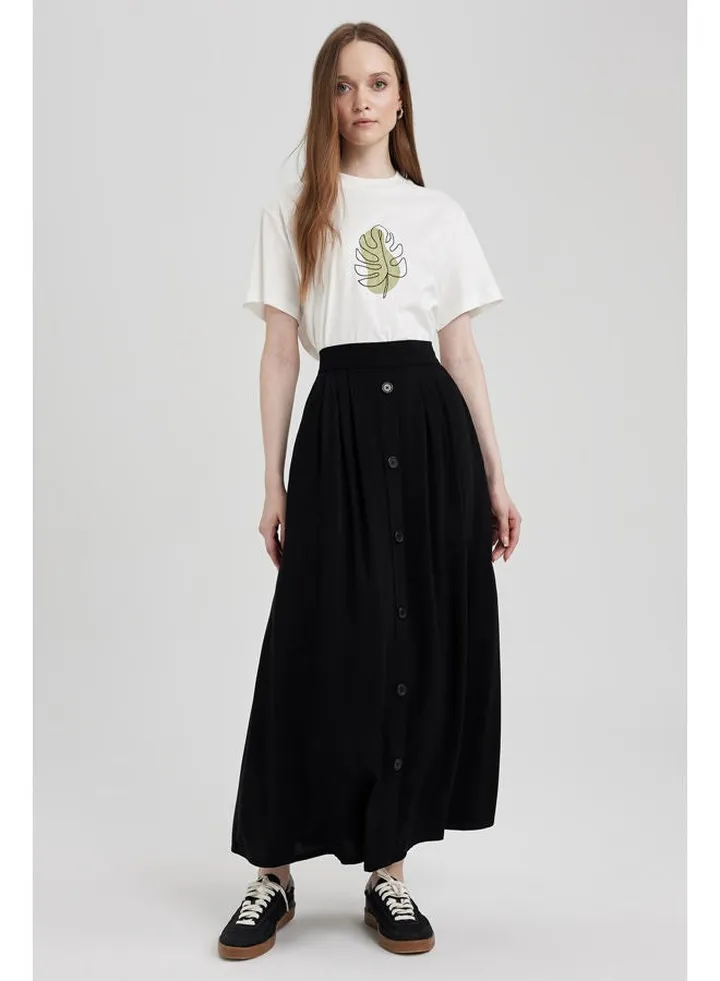 Woman Regular Fit Woven Skirt