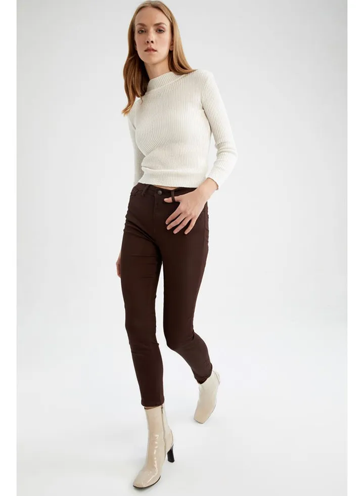 Woman Woven Trousers