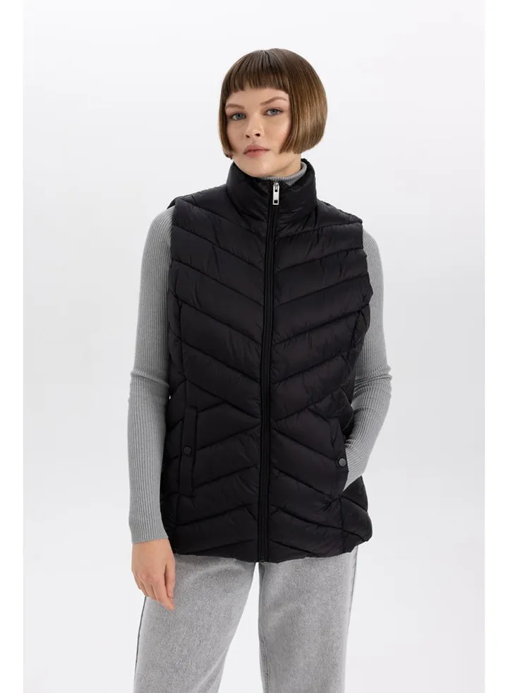 Woman Regular Fit W/O Hoodie Vest
