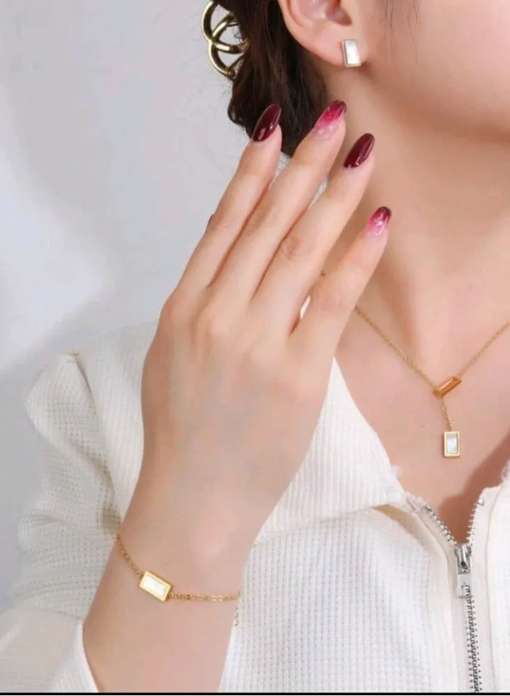 Luxury Jewellery Set For Women Inlaid With Zirconia