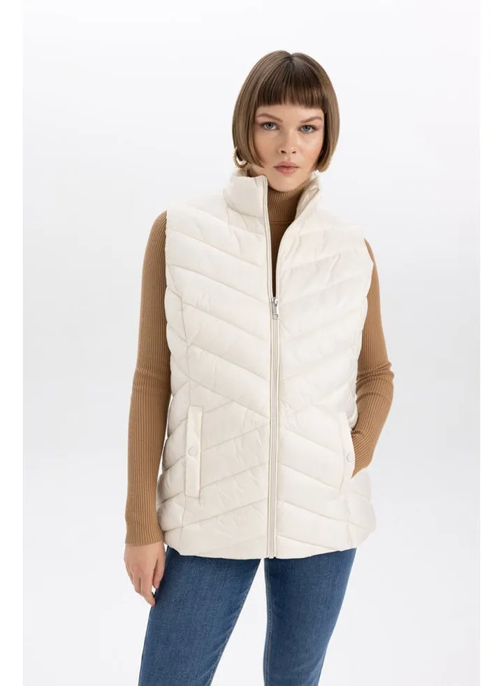 Woman Regular Fit W/O Hoodie Vest