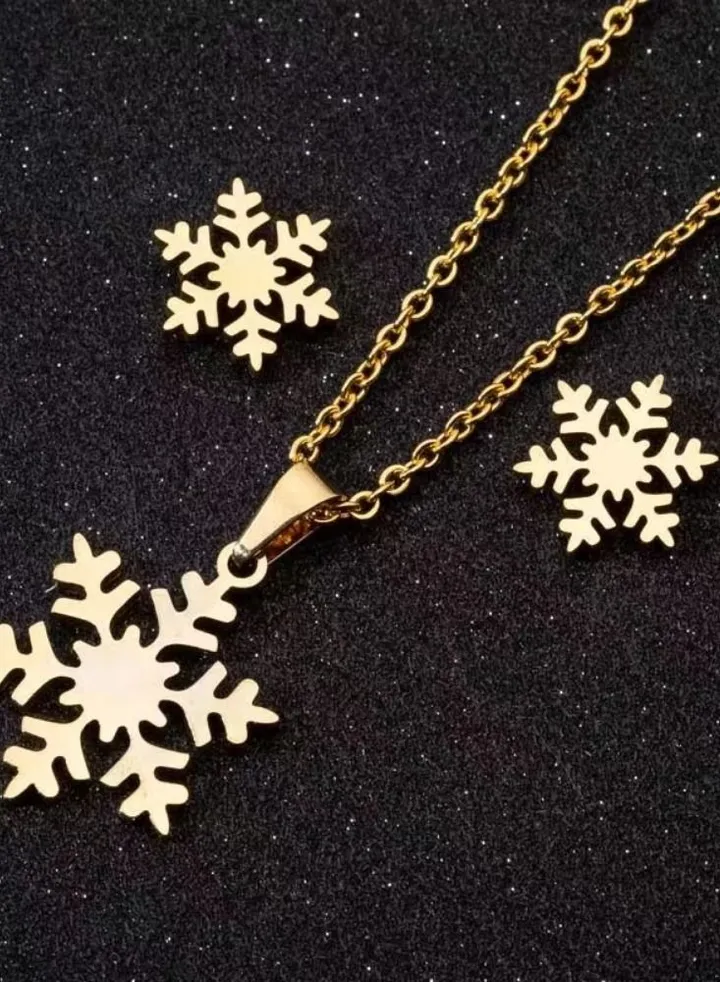 18K Gold Plated Stainless Steel Snowflake Necklace Earrings Set