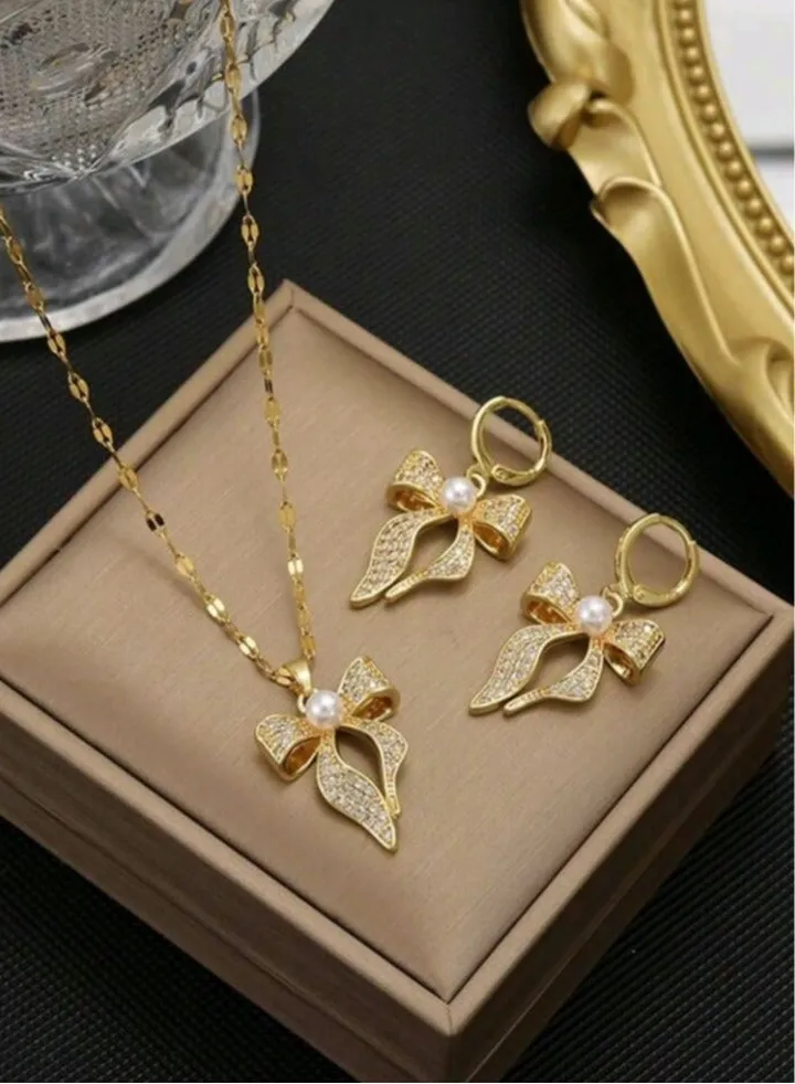 Trendy Stainless Steel Gold Plated Jewellery Set For Women