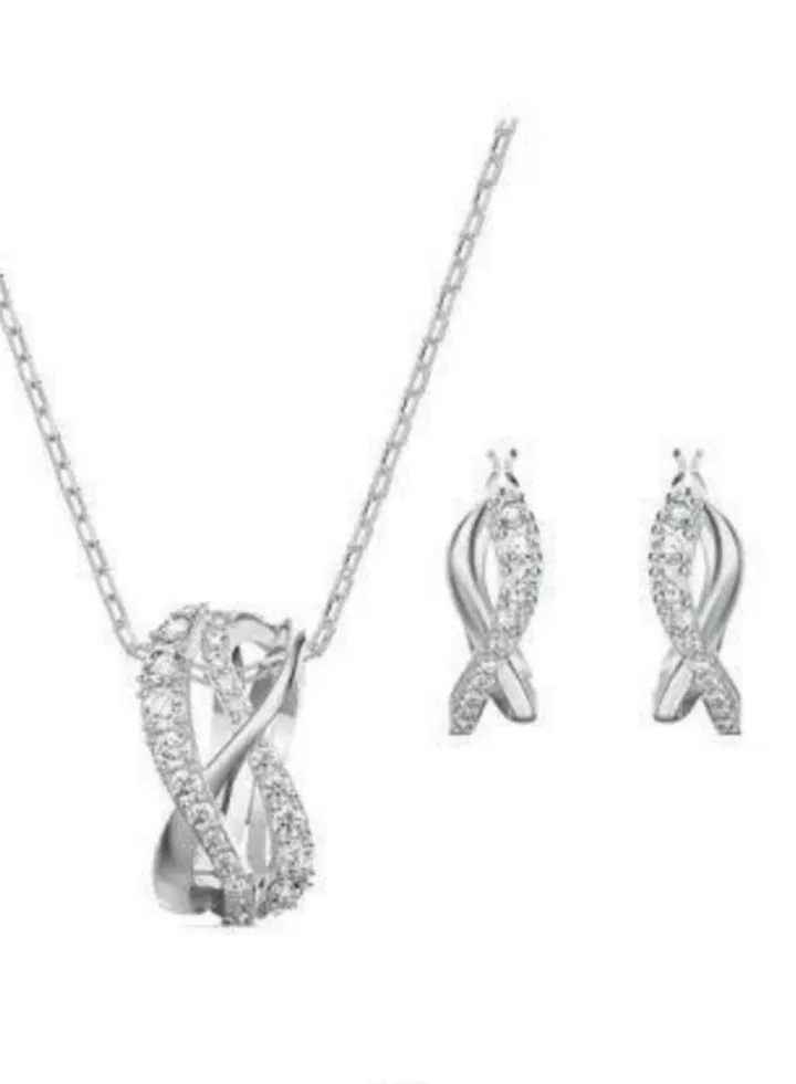 Silver women's necklace and earrings set