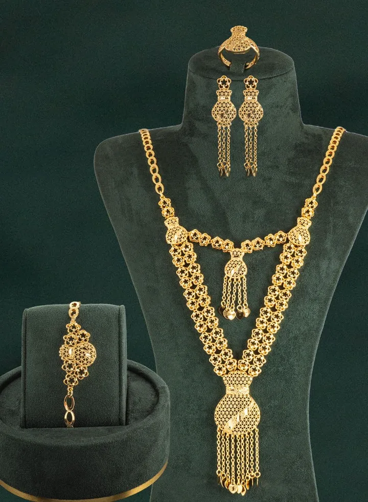 Magic sparkle Set with Gold Glitter by Khatoon®